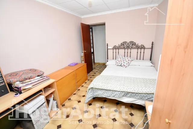 ¡chalet con piscina, zona de aparcamiento, placas solares y gran parcela! — 34