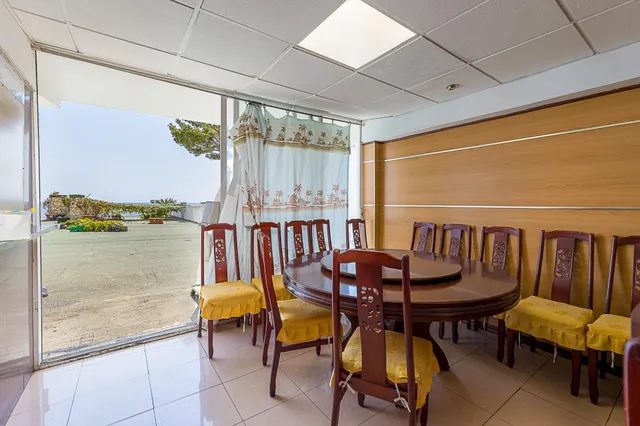 Local comercial en primera línea de playa en Magaluf — 14