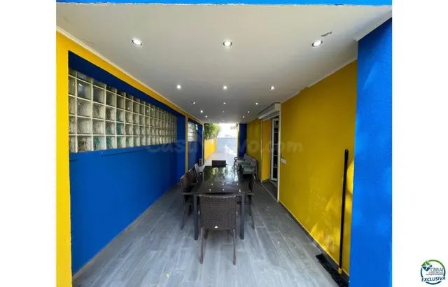 Exclusivo Chalet con Licencia Turística en Empuriabrava - foto 4