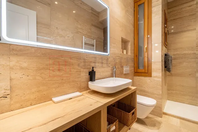 Piso reformado, listo para entrar a vivir con balcones y todo exterior en la nova esquerra de l' eixample — 29