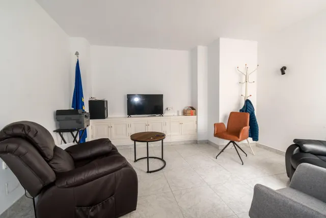 ¡Oportunidad para inversores en pleno centro de Torrevieja! — 11