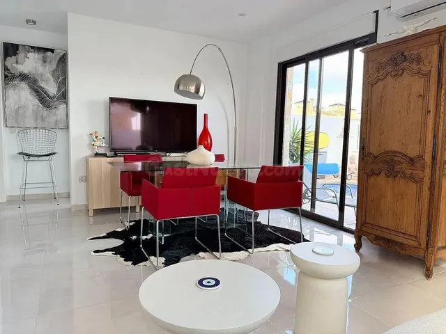 Villa moderna con piscina privada y solárium en Lomas de Cab - foto 5