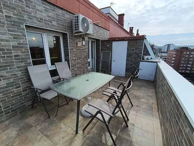 Exclusivo ático con terraza y vistas panorámicas en Gijón - foto 4