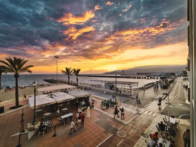 En Venta Piso en el Paseo Maritimo de ALmeria Capital — 47