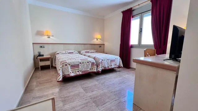 Hotel en venta en Los Montesinos — 9