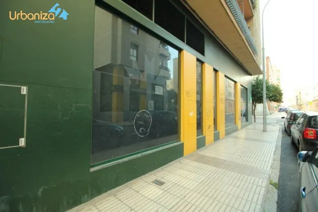 Magnifico y amplio local en el centro de Badajoz — 12