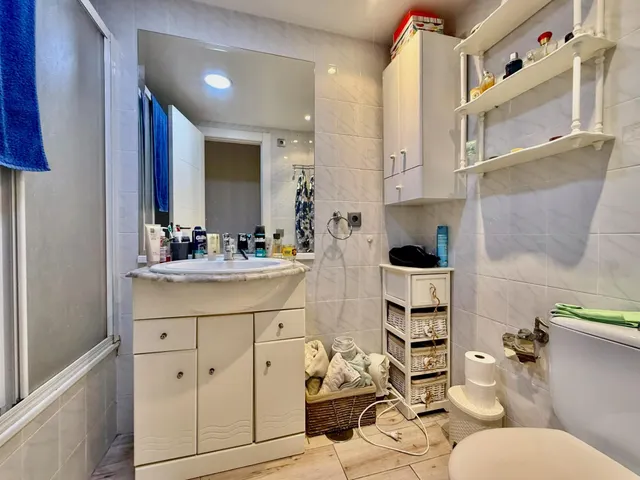 Apartamento en exclusiva de 2 dormitorios con piscina y vistas al parque de l'aigüera  en Benidorm — 16