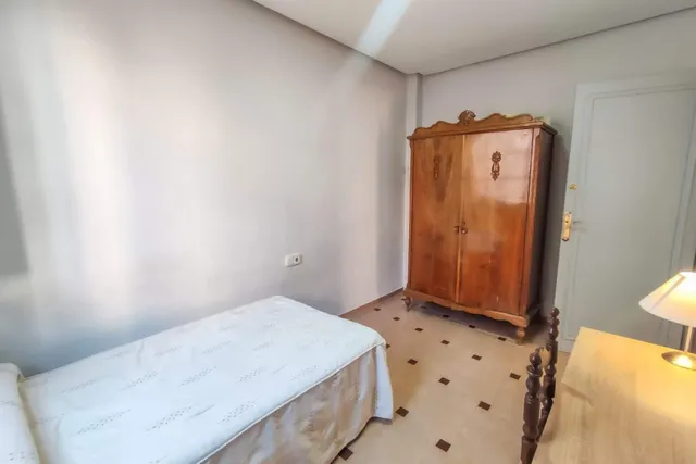 ALQUILER  habitaciones ESTUDIANTES CENTRO — 25