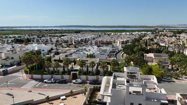 Bungalow 2 habitaciones 79m² en venta - Centro de la Ciudad Quesada — 48