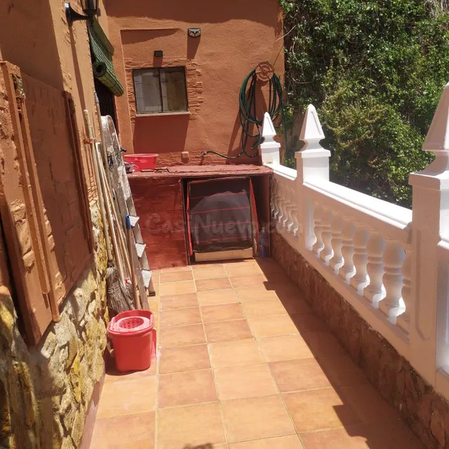 SERRA.Bajo vivienda , reformada con terraza privada – ¡Listo - foto 2