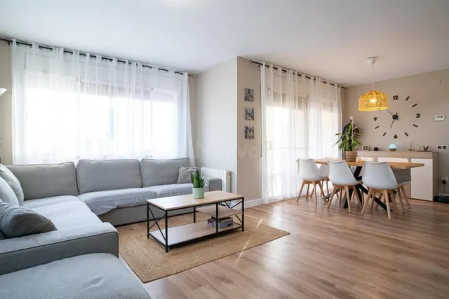 Casa con Piscina en Venta en Can Parellada — 3