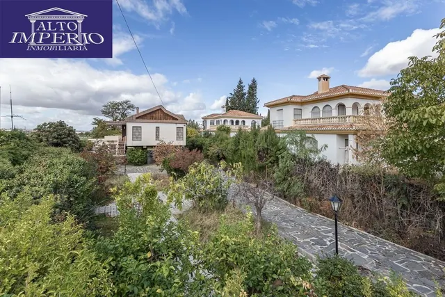 Gran casa con parcela y piscina en Cájar — 33