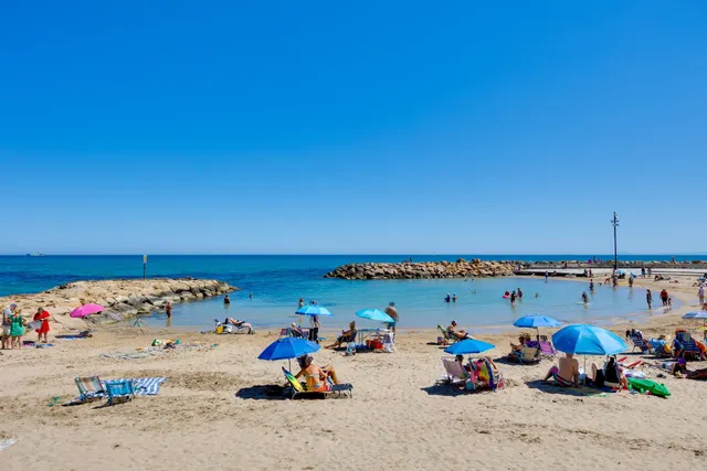 APARTAMENTO DE 3 DORMITORIOS 1 BAÑO 1 ASEO EN TORREVIEJA (PLAYA DEL CURA) — 44