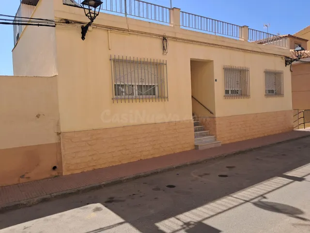 Casa de 2 dormitorios, 2 baños, ampliable, mas parcela urban