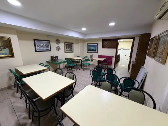 Local con negocio en avenida ana de viya – Cádiz — 16