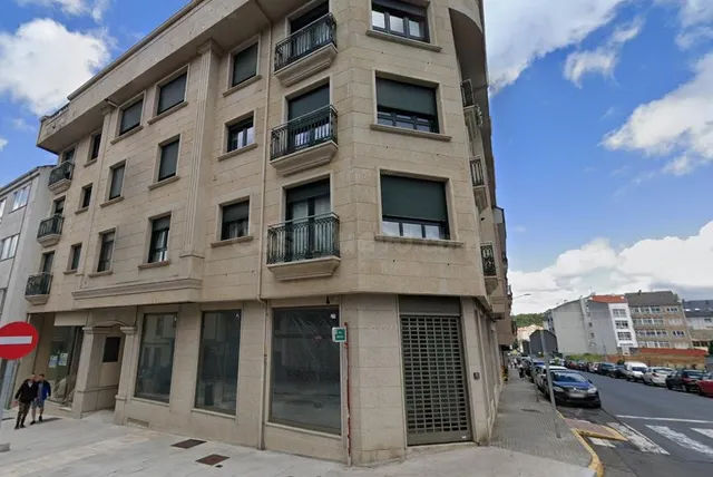 ¡Gran oportunidad! Local comercial en Lalín