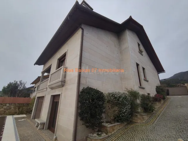 REF 2875 CHALET 3 DORM. CON PISCINA COMO NUEVO ( O ROSAL )