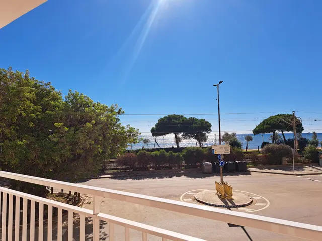 Pis en venda a primeria linia de mar de Pineda de Mar - foto 3