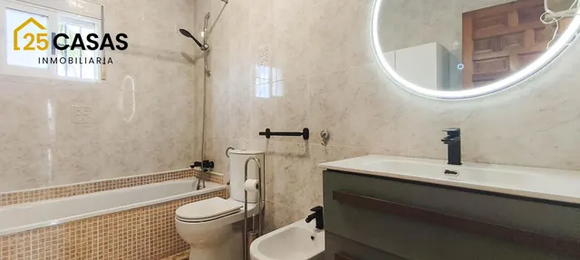 Chalet independiente con piscina y gran parcela en La Marina — 18