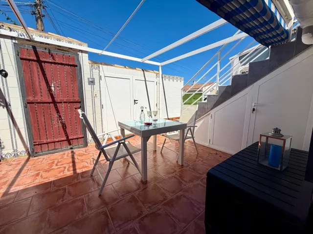 BUNGALOW DE DOS DORMITORIOS CON SOLÁRIUM Y VISTAS A LA LAGUN - foto 2