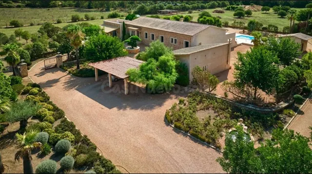 EXCEPCIONAL FINCA DE 64.000 M2 CON BOSQUE PRIVADO, CASA CONS - foto 2