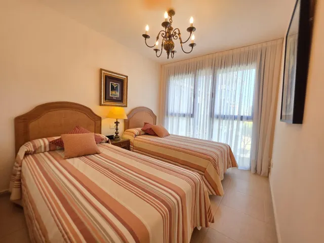 PISO 3 habitaciones A 20 M DE LA PLAYA CON PARKING DOBLE Y TRASTERO — 20