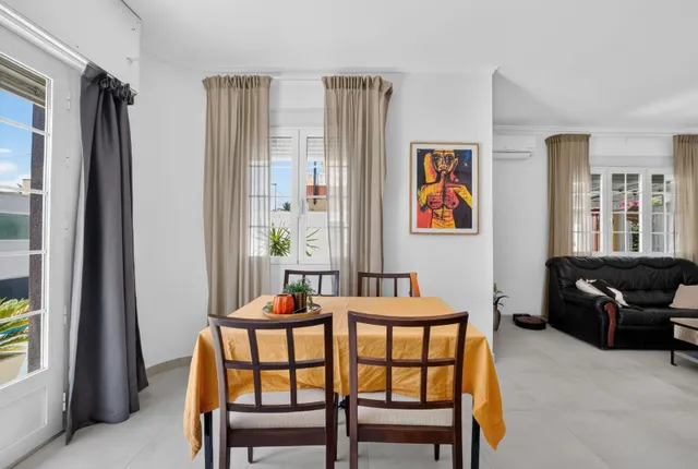Villa con Encanto Español y Piscina Privada en Mil Palmeras — 11