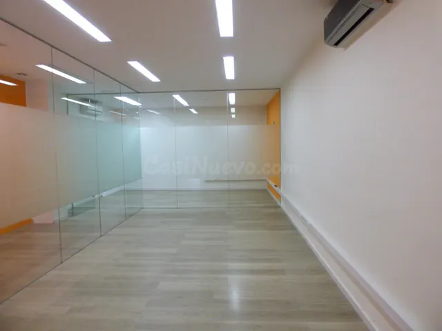 Local comercial en alquiler en Manresa – Zona  universidad — 4