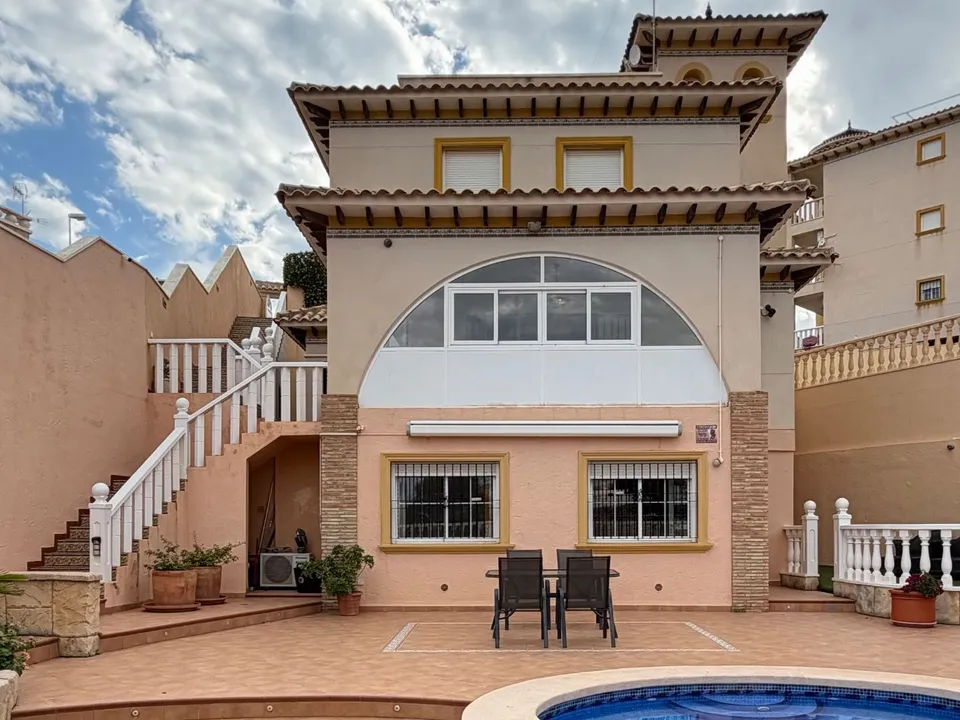 Villa 4 habitaciones 180m² en venta - Lomas de Cabo Roig