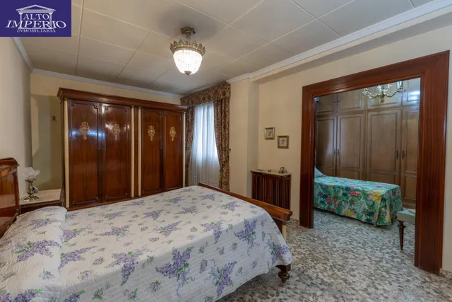 Amplia vivienda en pleno centro de Granada — 10