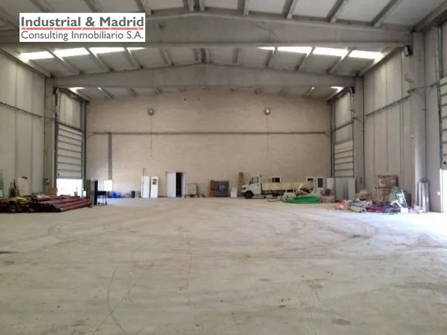 VENTA DE NAVE INDEPENDIENTE EN LOECHES — 6