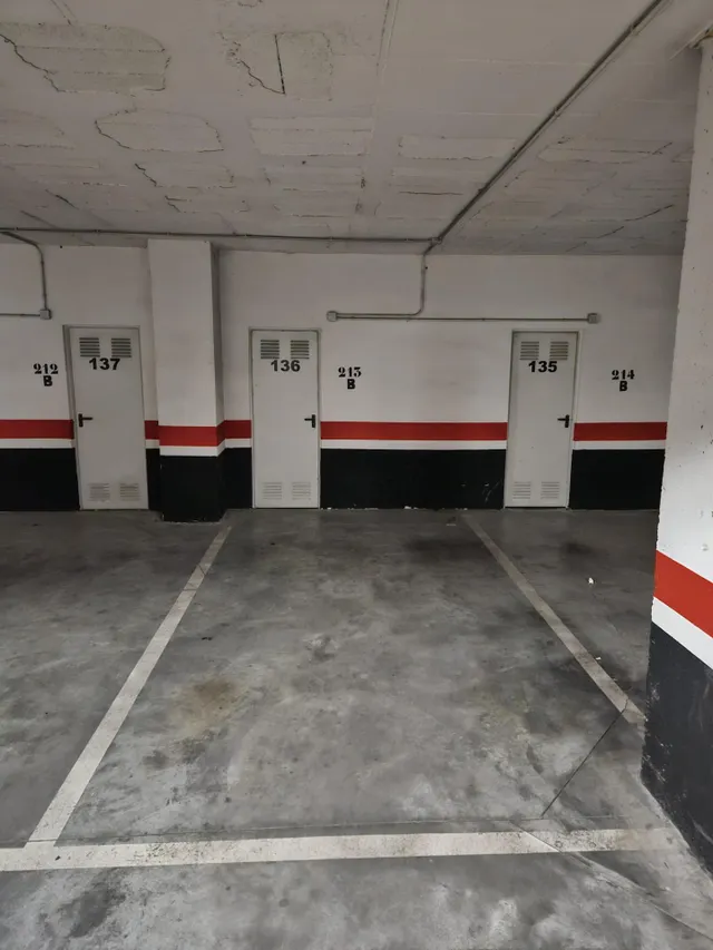 PISO DE 121 m2 CON DOS GRANDES TERRAZAS, PISCINA, GARAJE Y TRASTERO EN AVENIDA DE LA ILUSTRACIÓN — 45