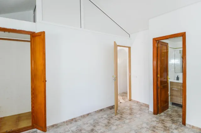 Dúplex con 3 dormitorios y vistas al mar en Loma Dos: Proyecto con alto potencial de reforma — 28