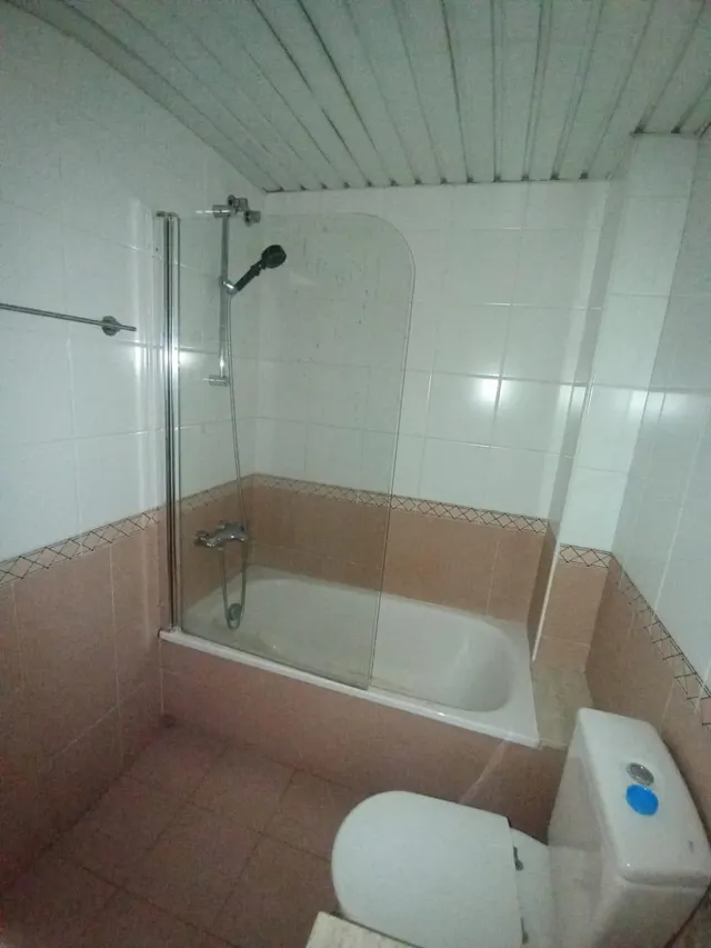 Planta baja de 2 habitaciones con piscina comunitaria para reformar — 23