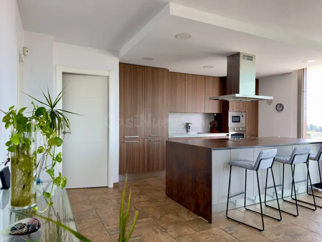 Impresionante casa con vistas panorámicas únicas, piscina y  - foto 4
