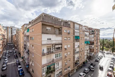 Piso amplio y luminoso en Ronda–Arabial