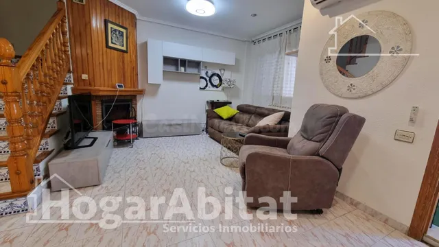 ¡OPORTUNIDAD! ADOSADO JUNTO A LA PLAYA CON GARAJE Y LICENCIA - foto 2