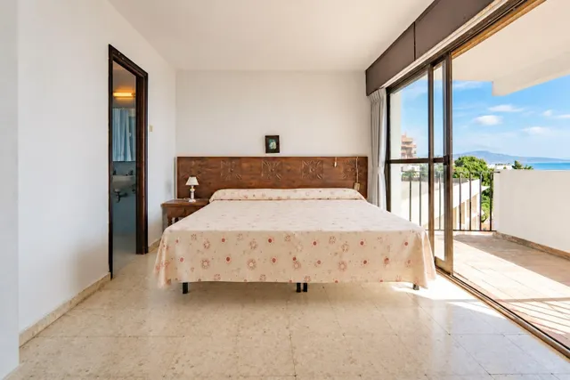 Dos apartamentos en uno, con espectaculares vistas al mar, junto al puerto deportivo de Estepona — 14