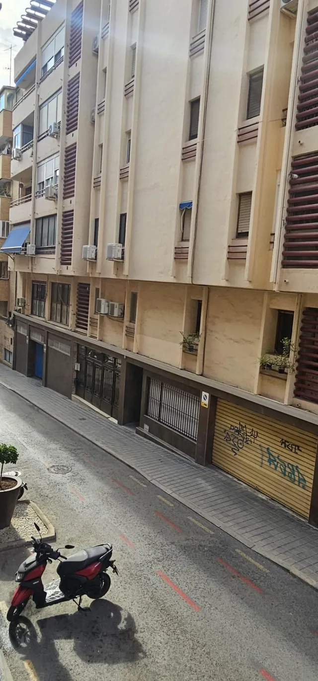 Acogedor Piso en Venta en San Blas, Alicante por €159,000 — 25