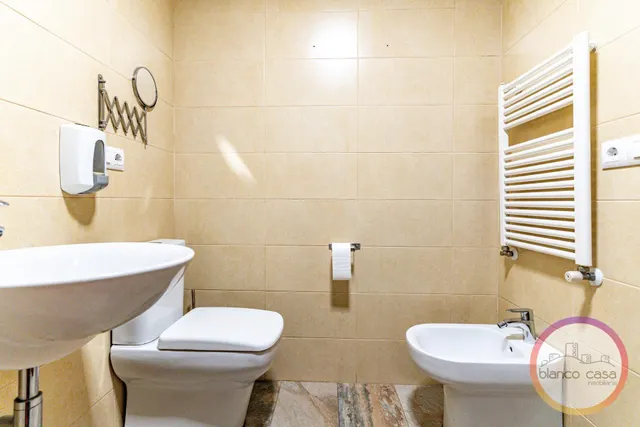 ✨ ¡amplio piso exterior de 4 dormitorios con ascensor en Carballo por 117.990 €! — 32