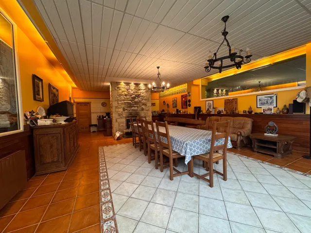 Exclusivo Chalet Reformado en Barrika con Vistas al Mar y Amplias Instalaciones — 39