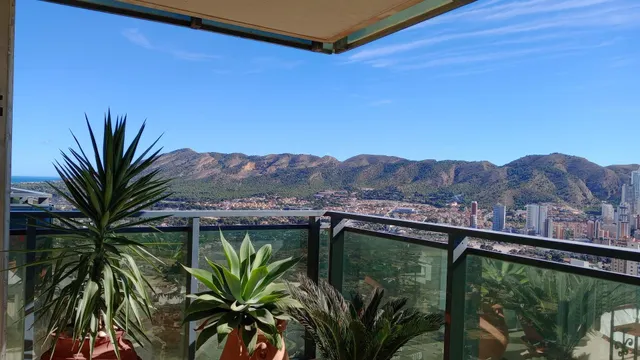 Apartamento de esquina con 2 terrazas 100m2 +16m2 y vistas espectaculares al mar y Benidorm. — 9