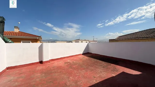 PISO EN EL CENTRO DE ARMILLA — 18