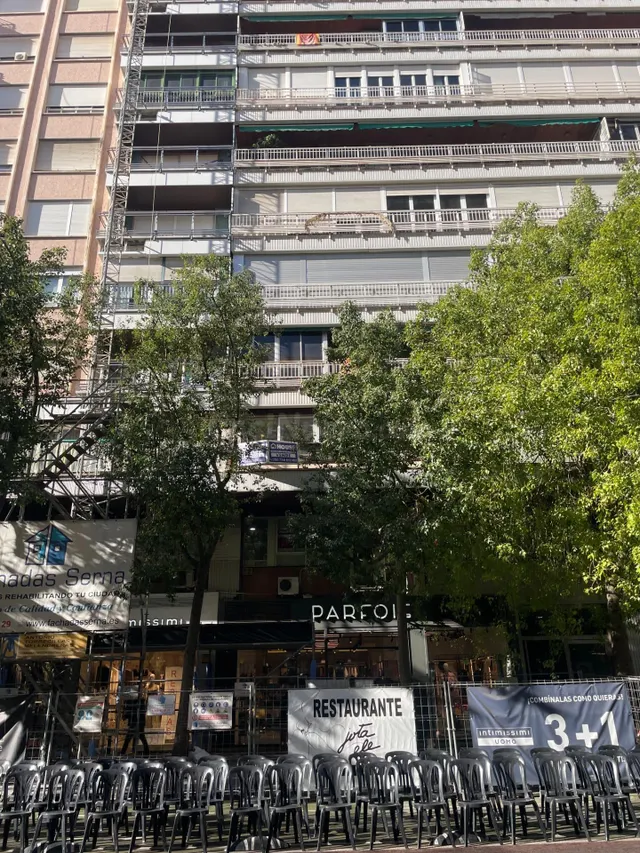Maravilloso Entresuelo GRAN VIA- Local para oficinas o Vivie - foto 2