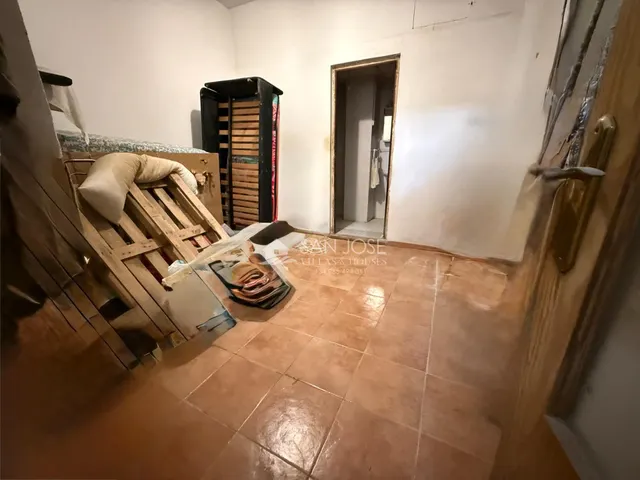 Amplia Casa en Monforte del Cid con Garaje doble y Terraza — 14