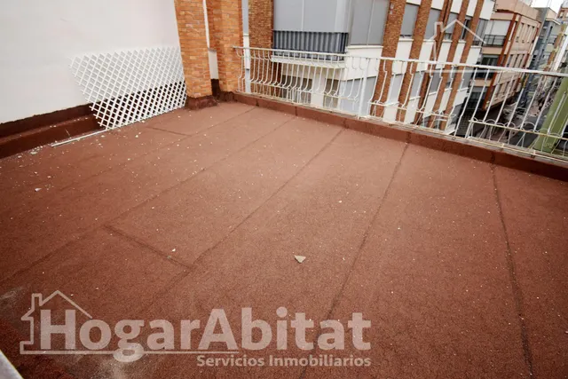 CASA SEMIREFORMADA CON GARAJE Y DOS TERRAZAS, EN EL CENTRO — 19