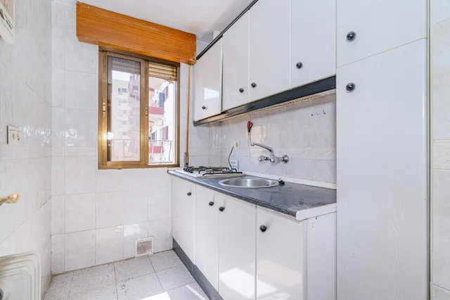Amplio Chalet en Zaidín, Granada - Oportunidad de Inversión — 31
