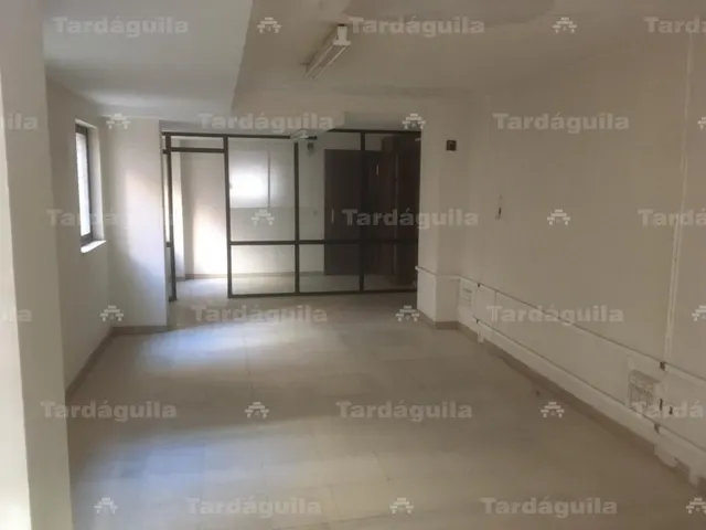 ALQUILER 80 M2 DE OFICINAS EN CALLE RODRÍGUEZ FABRÉS.