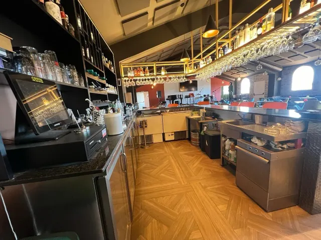 VENTA LOCAL COMERCIAL Y TRASPASO NEGOCIO DE RESTAURACIÓN EN EL PARAISO — 15