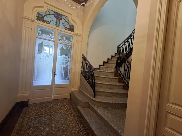 SE ALQUILA CASA MODERNISTA CATALOGADA EN EL CENTRO DE BADALO - foto 5